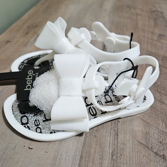 New Bebe Girls White Bow Jelly Sandals Sz 5/6 - Picture 2 of 5